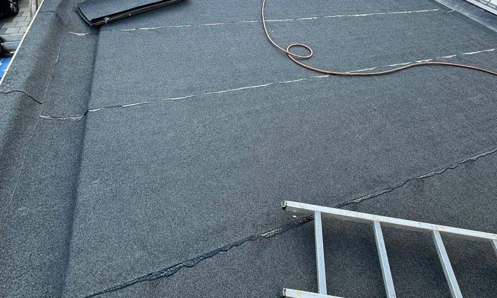 Bitumen Dak Aalburg